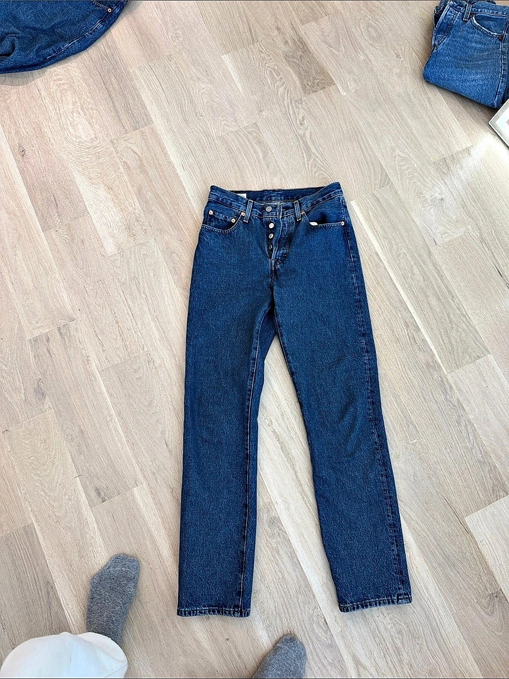 Levi’s 501 Straight Leg Jeans Blue Waist 24 Like New